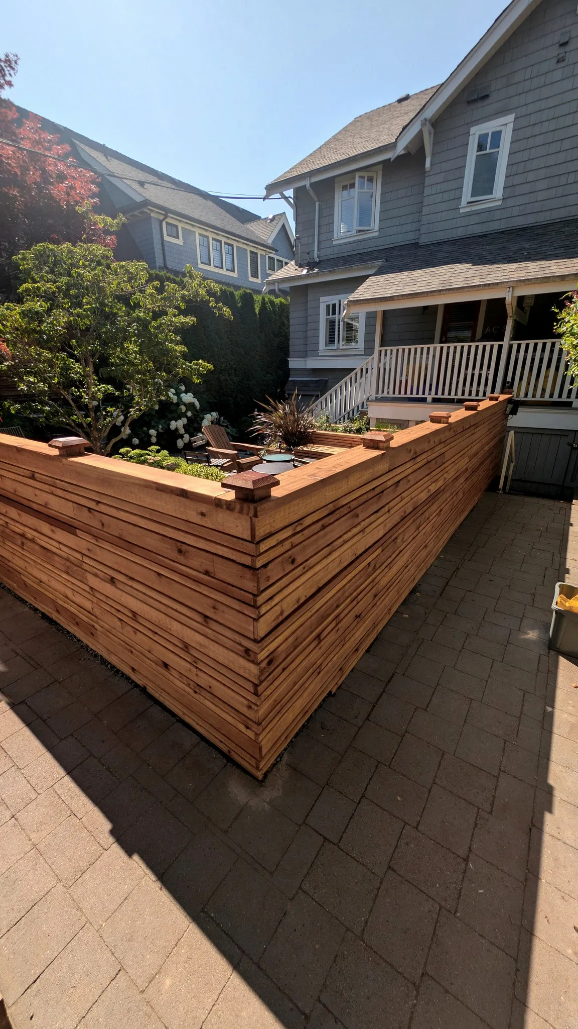 Horizontal cedar fence along a side yard, Kitsilano, Vancouver